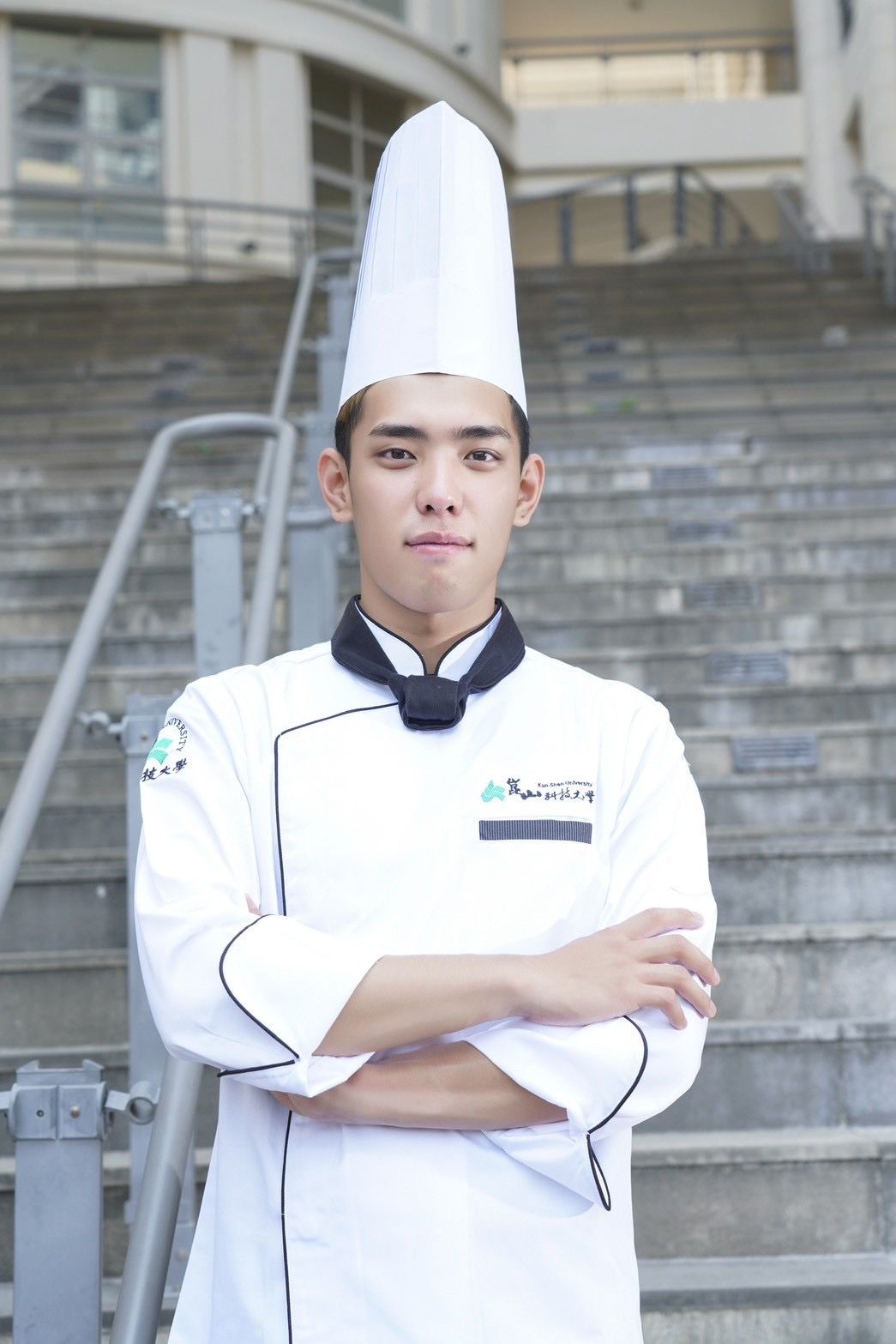 Gift box with four sauces and tote bag